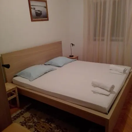 Appartamento By The Sea Pag - 18464